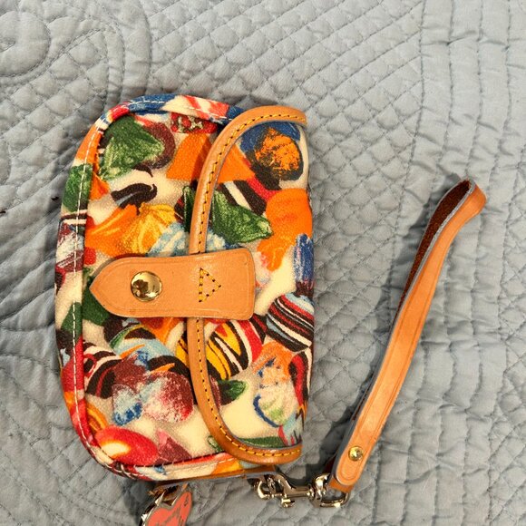 Cute Dooney & Bourkey wristlet - Picture 1 of 5